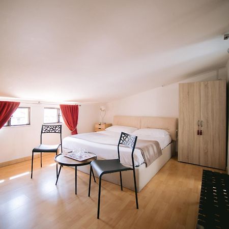 Casa Cavour Hotell Garda  Exteriör bild