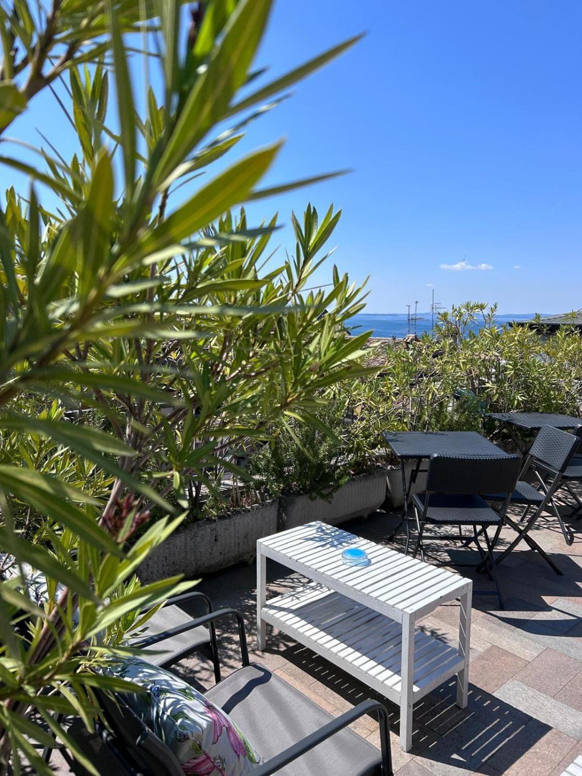 Casa Cavour Hotell Garda  Exteriör bild